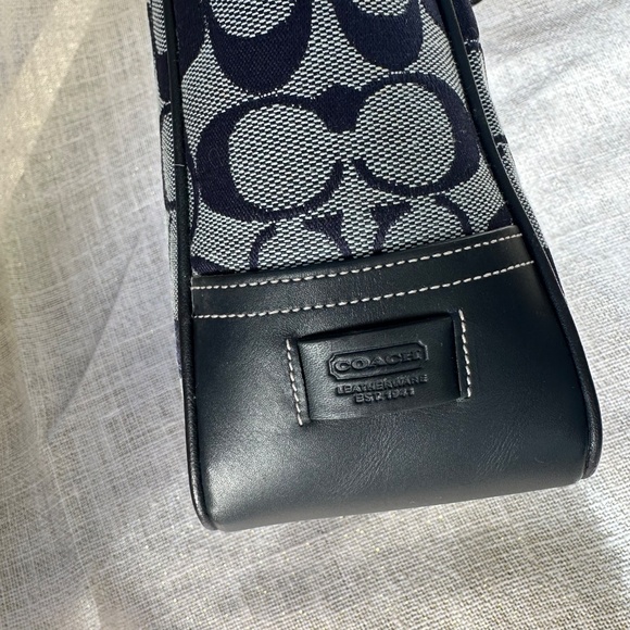 Coach Signature Canvas Tote (J1K‑6090) - Picture 9 of 16